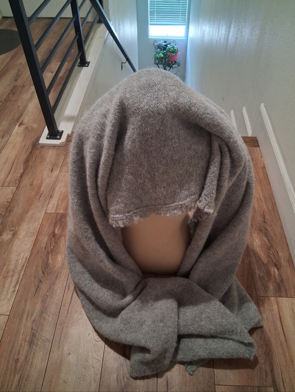 Janessa Leone Alpaca Blend Wrap/Throw - Picture 10 of 11